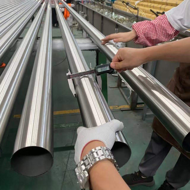 Tubería de acero inoxidable de soldadura A249 304L ERW 